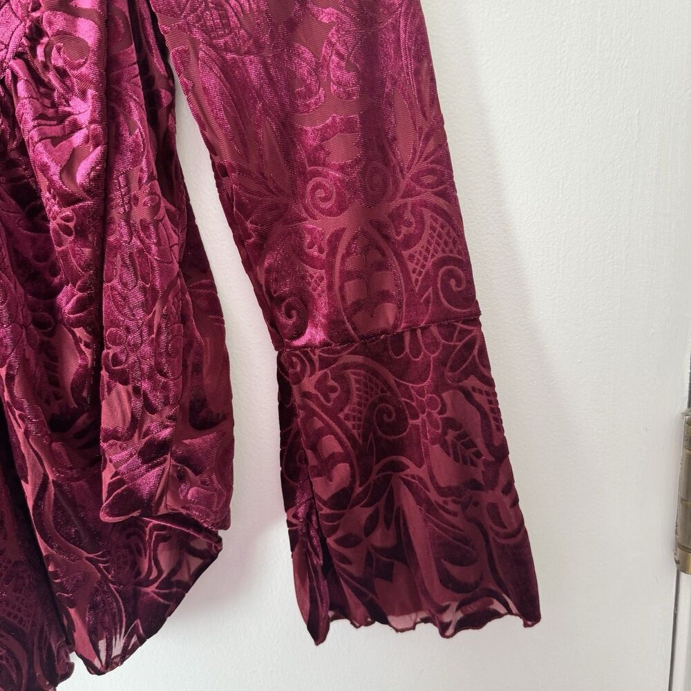 ULTRA PINK Fairy Top Burnout Velvet Floral Blouse Flare Sleeve Burgundy Size L - Picture 4 of 7
